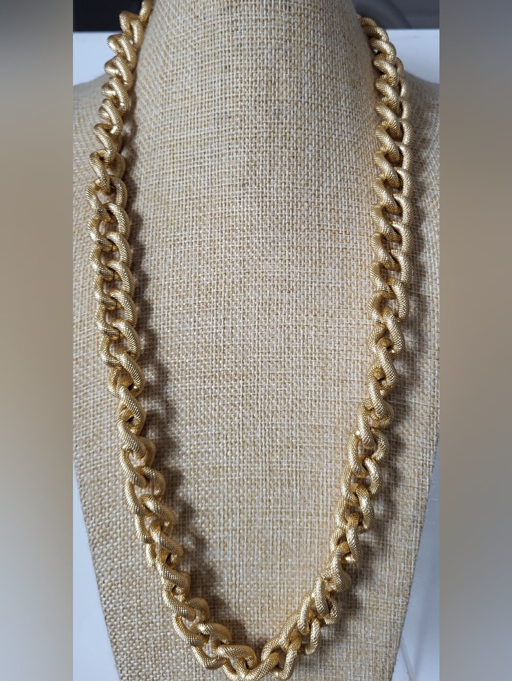 Vintage Avon Gold Rope Chain Necklace - Women Jewelry